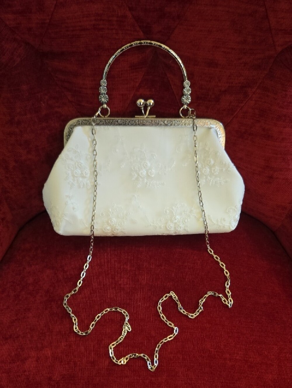 White Embroidered Lace Clutch with Silver Frame Handle NWOT